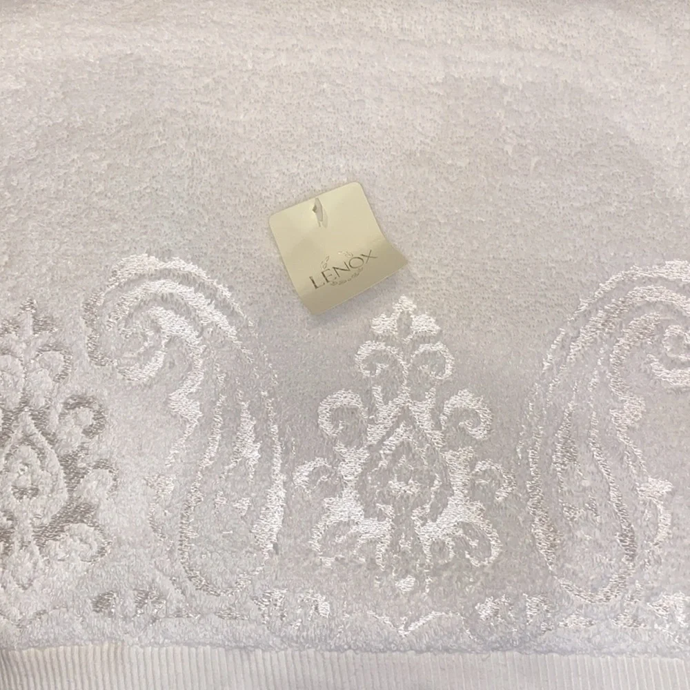 Set Of Two Vintage Lenox Bath Towels